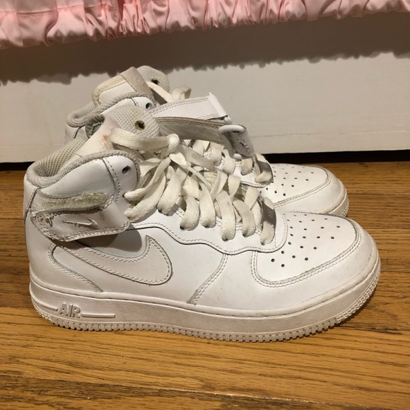 Nike Air Force 1’s Mid - Picture 2 of 6